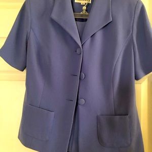Danny and Nicole two piece pant set in sze 10. Excellent condition
